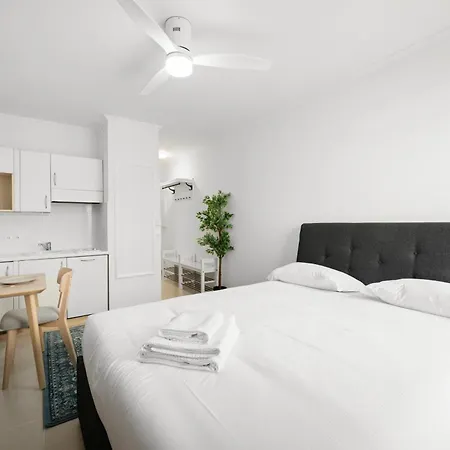 Pour Deux Tres Jolie Au Centre Mentone